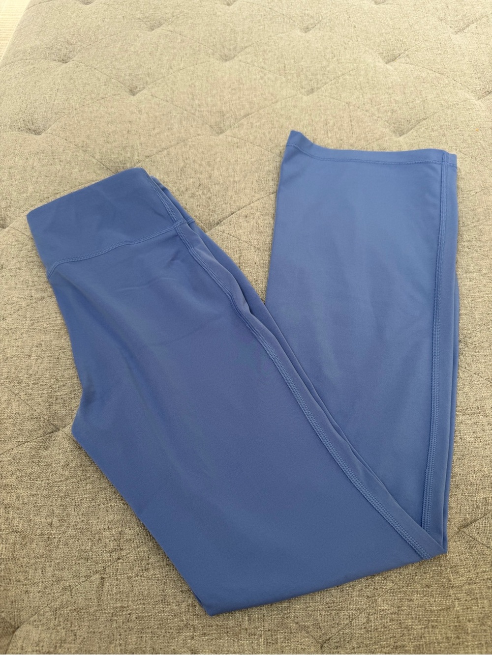 EUC ATHLETA GIRL PERIWINKLE BLUE FLARE LEGGINGS SIZE MEDIUM 8-12